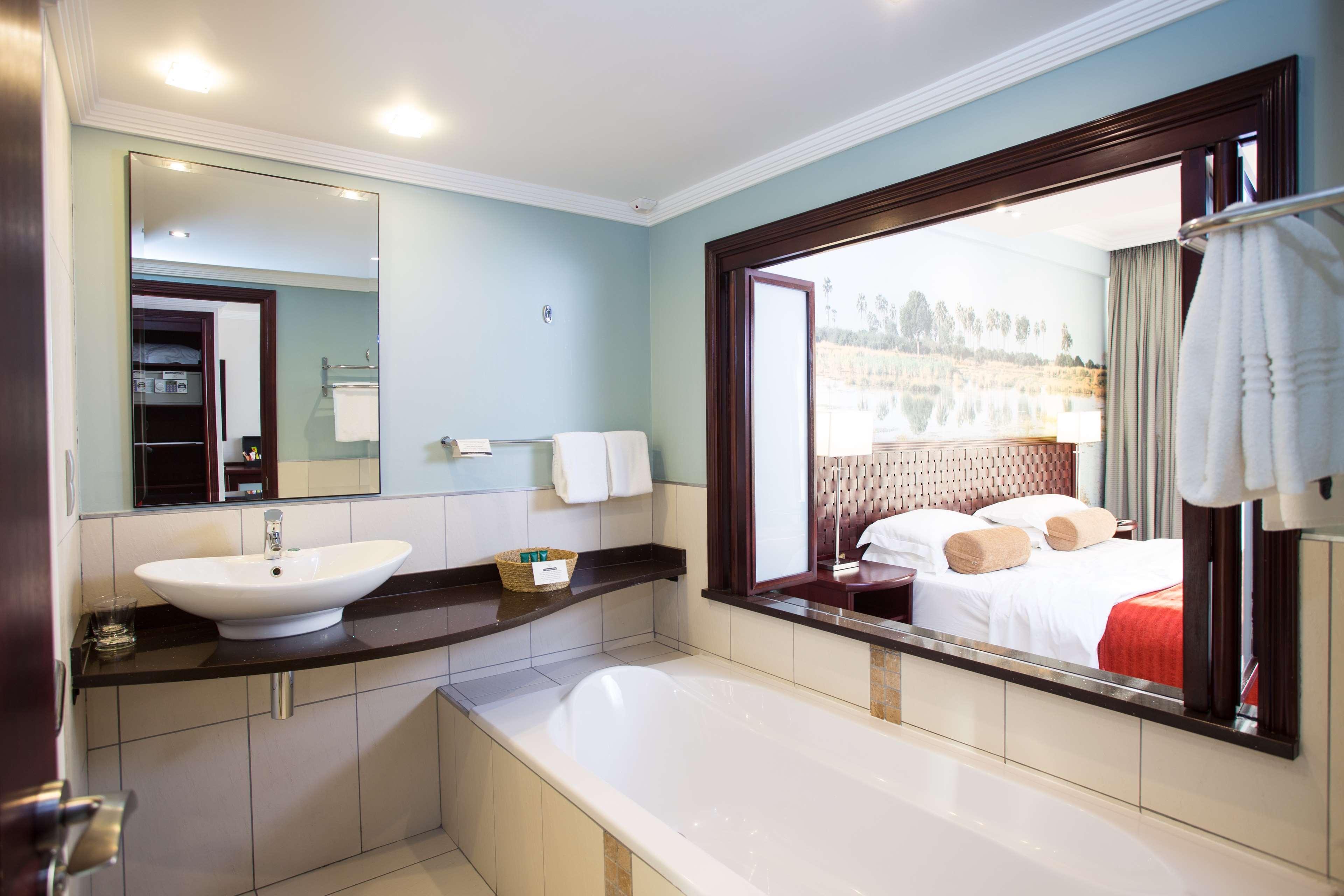 พากาเลน กอล์ฟ เอสเตท โฮเต็ล รีสอร์ต Hotel กาโบโรเน ภายนอก รูปภาพ
