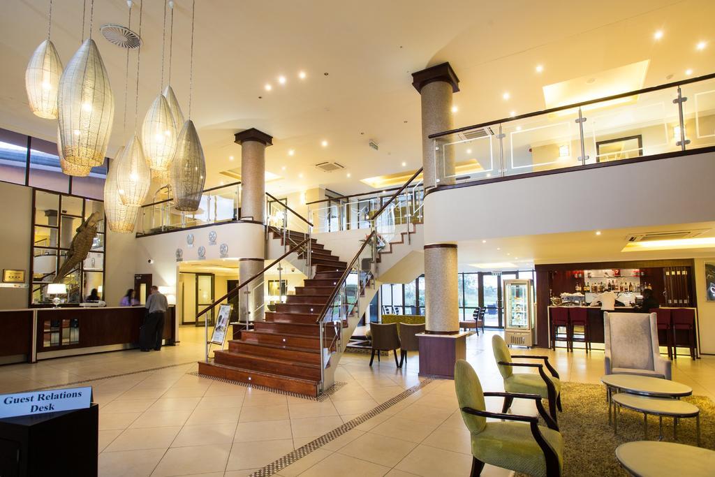พากาเลน กอล์ฟ เอสเตท โฮเต็ล รีสอร์ต Hotel กาโบโรเน ภายนอก รูปภาพ