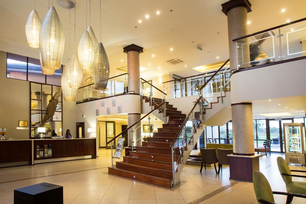 พากาเลน กอล์ฟ เอสเตท โฮเต็ล รีสอร์ต Hotel กาโบโรเน ภายนอก รูปภาพ