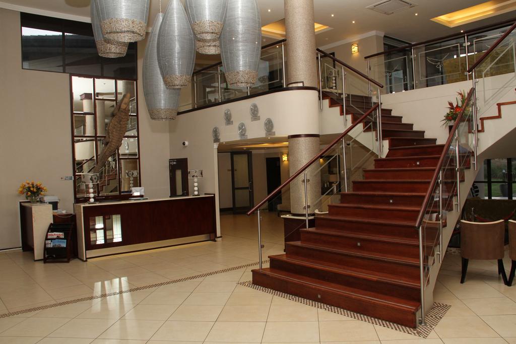 พากาเลน กอล์ฟ เอสเตท โฮเต็ล รีสอร์ต Hotel กาโบโรเน ภายนอก รูปภาพ